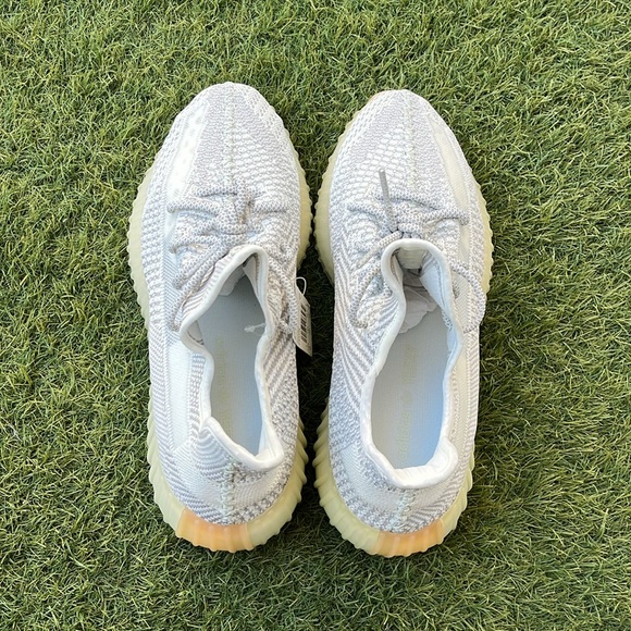 Adidas Yeezy Bost 350 V2 - Picture 4 of 5